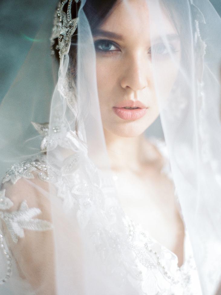 Фата свадебная с вышивкой