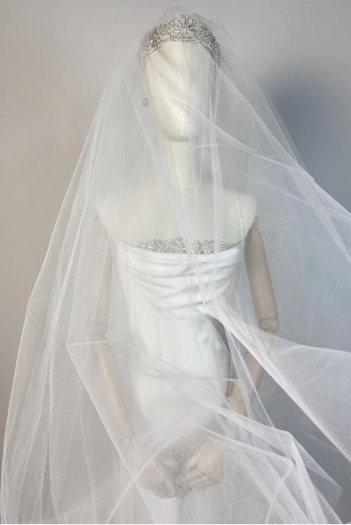 Фата невесты пышная