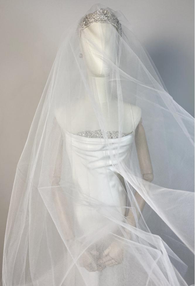 Фата невесты пышная