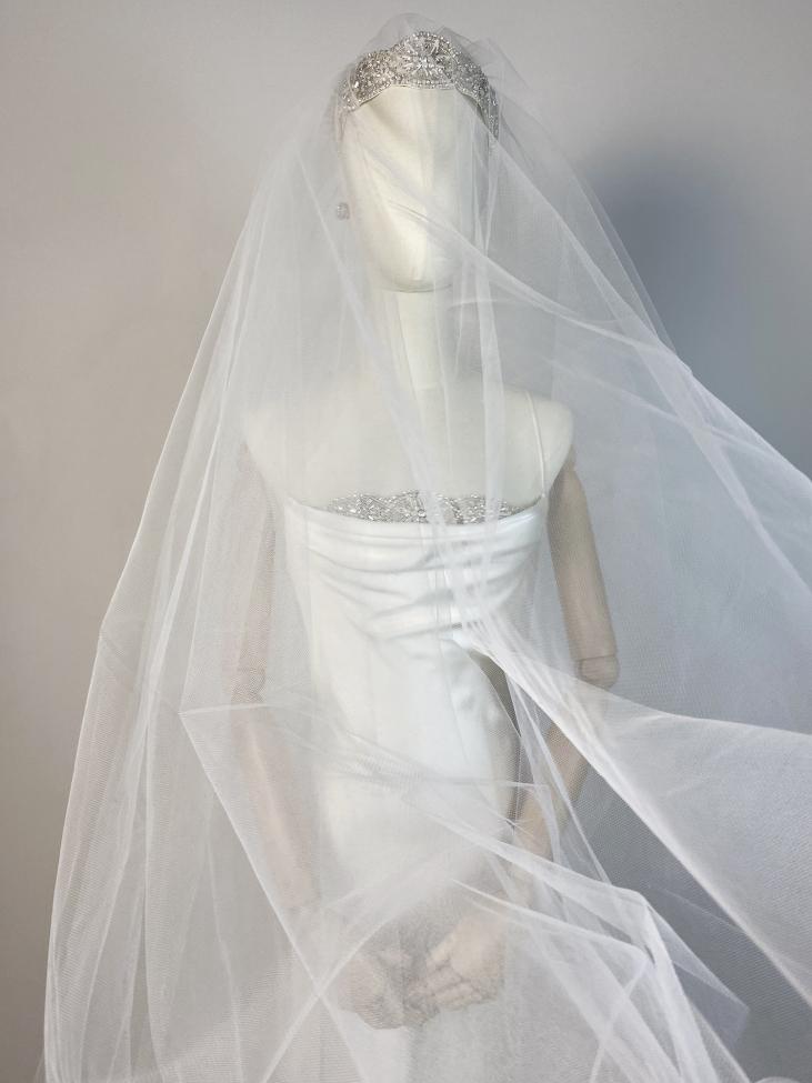 Фата невесты пышная