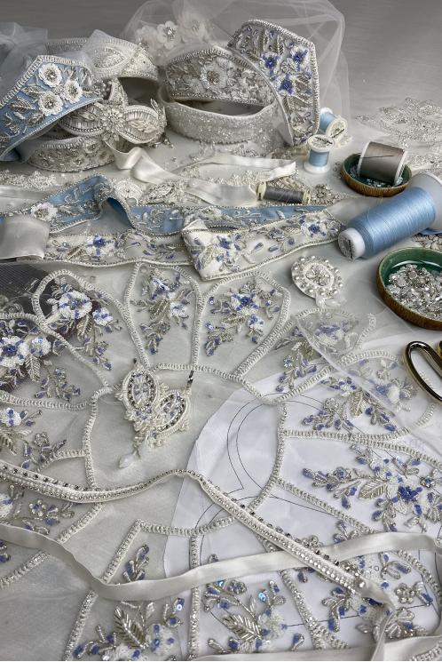 Ворот оплечье с голубой вышивкой