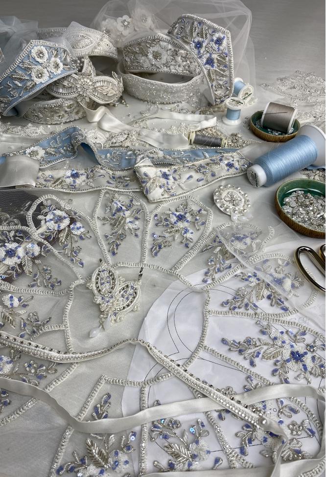 Ворот оплечье с голубой вышивкой