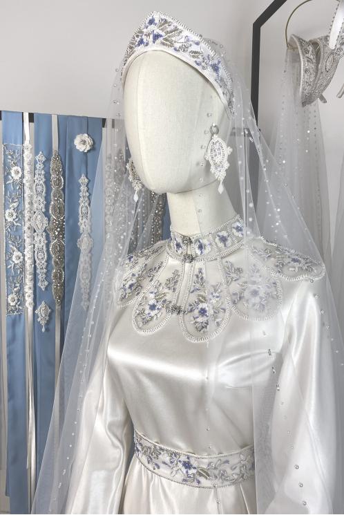 Ворот оплечье с голубой вышивкой