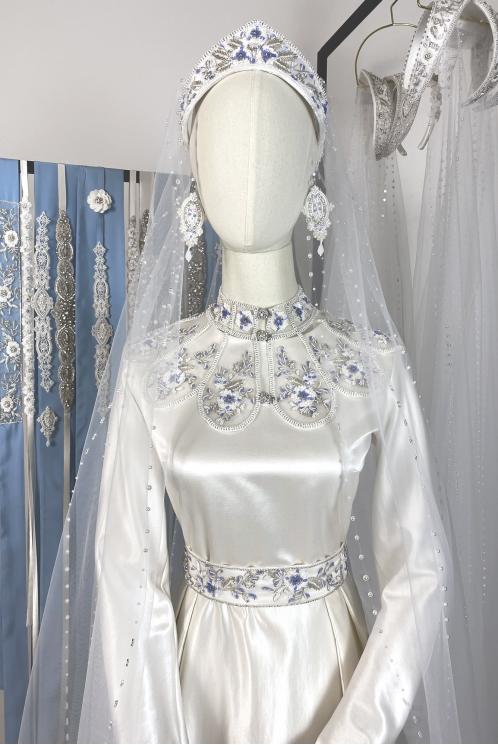 Ворот оплечье с голубой вышивкой