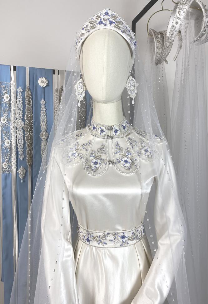 Ворот оплечье с голубой вышивкой