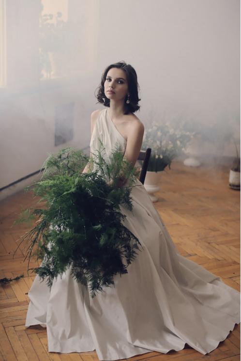 Асимметричное свадебное платье Filomena