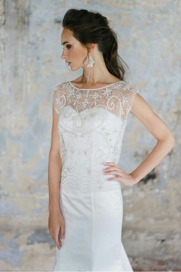 
						Накидка длинная с вышивкой бисером