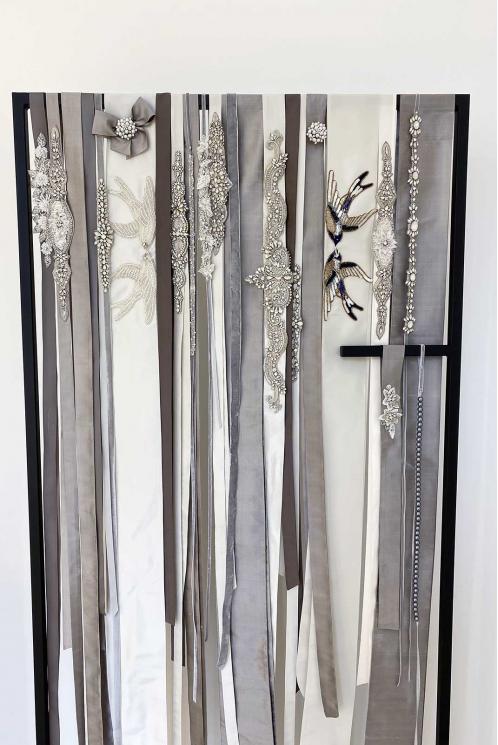 Пояса шёлковые серебряных оттенков