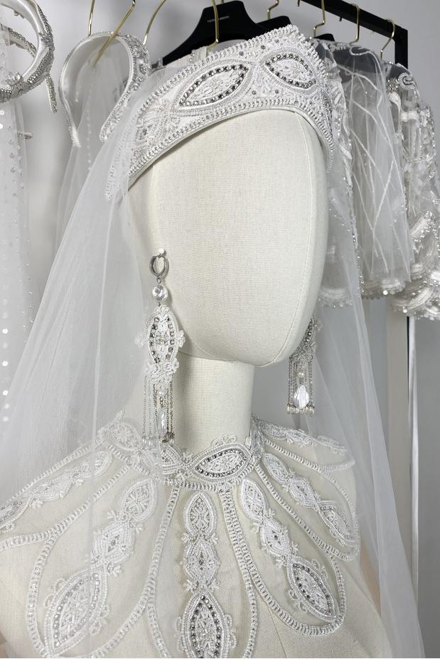 
						Кокошник Белава