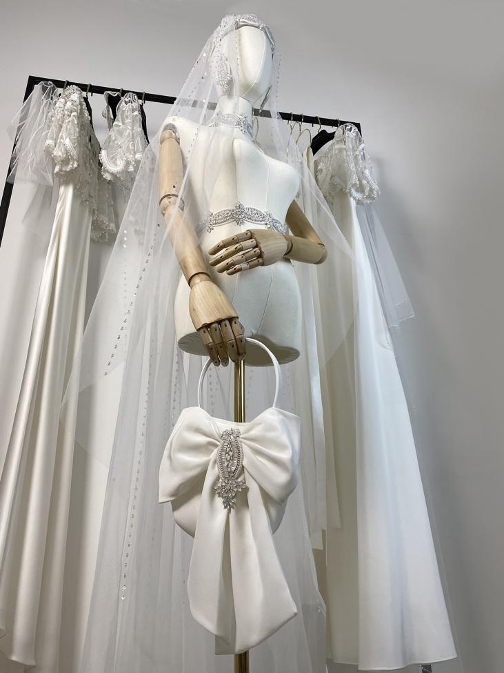 Сумочка свадебная с вышивкой