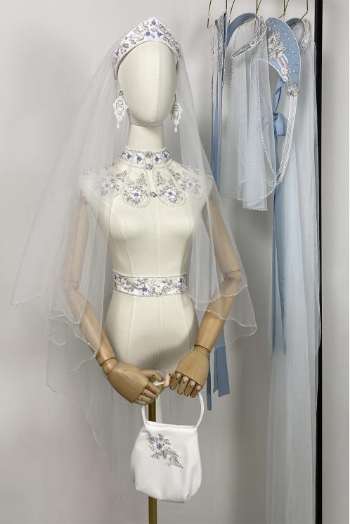 Сумочка с вышивкой