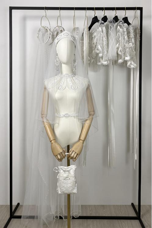 Сумочка с вышивкой бисером