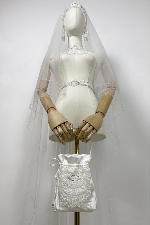 Сумочка с вышивкой бисером