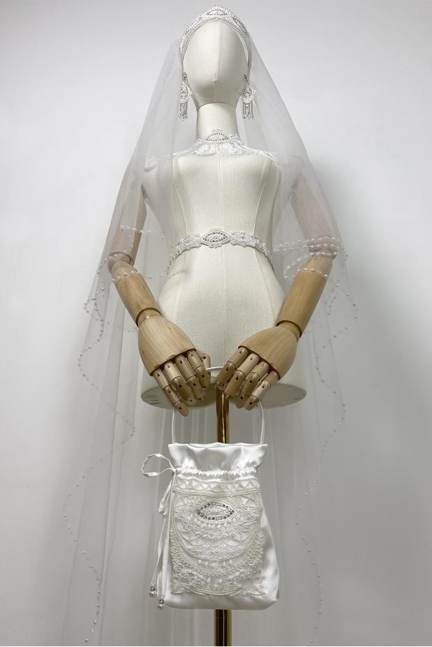 
						Сумочка с вышивкой бисером