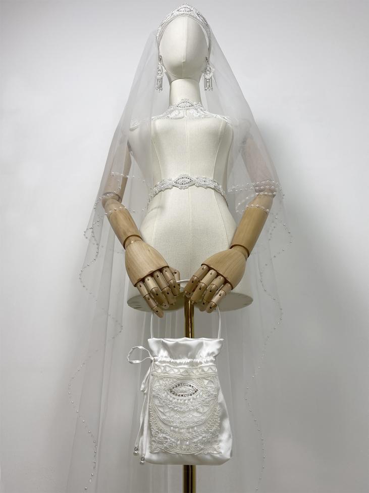 Сумочка с вышивкой бисером