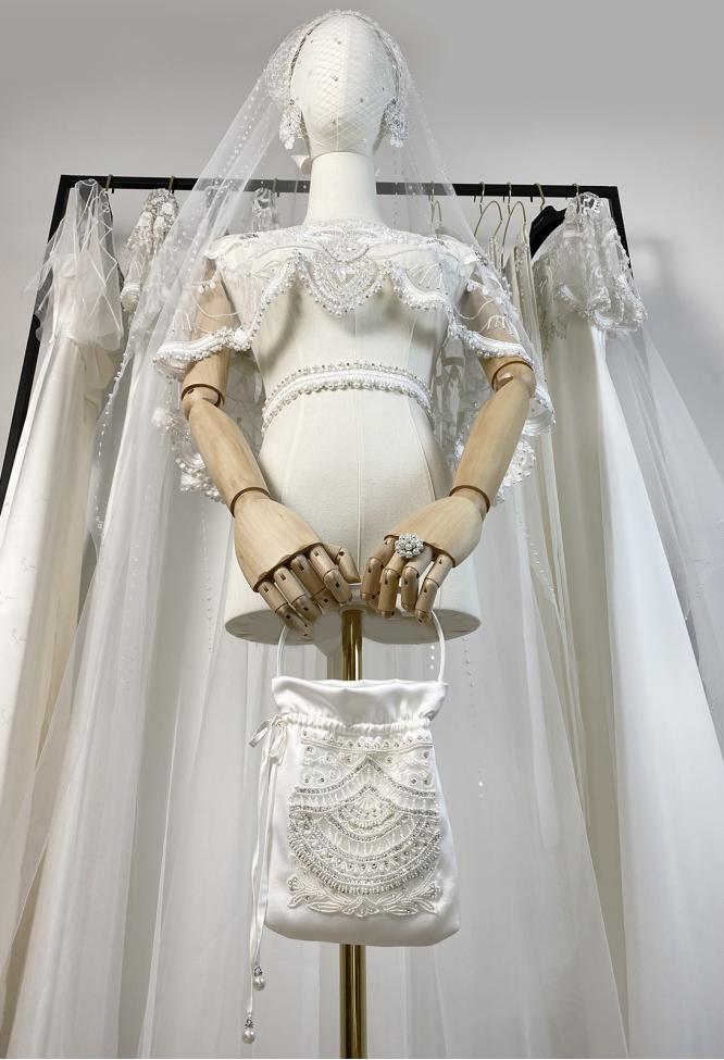 Сумочка свадебная с вышивкой