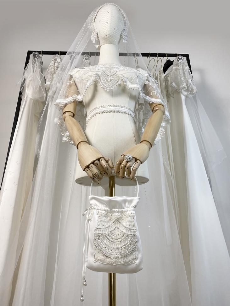 Сумочка свадебная с вышивкой