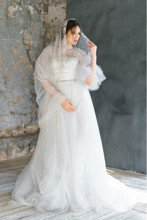 Платье с пышными рукавами AVRELIA