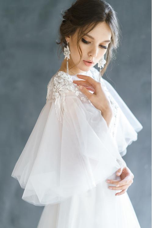 Платье с пышными рукавами AVRELIA